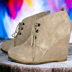Steve Madden fawn tan leather suede wedge ankle boots